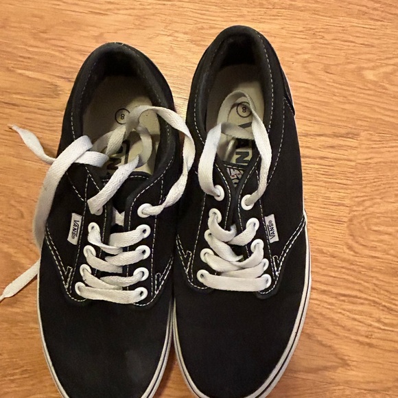 Vans - Picture 3 of 3